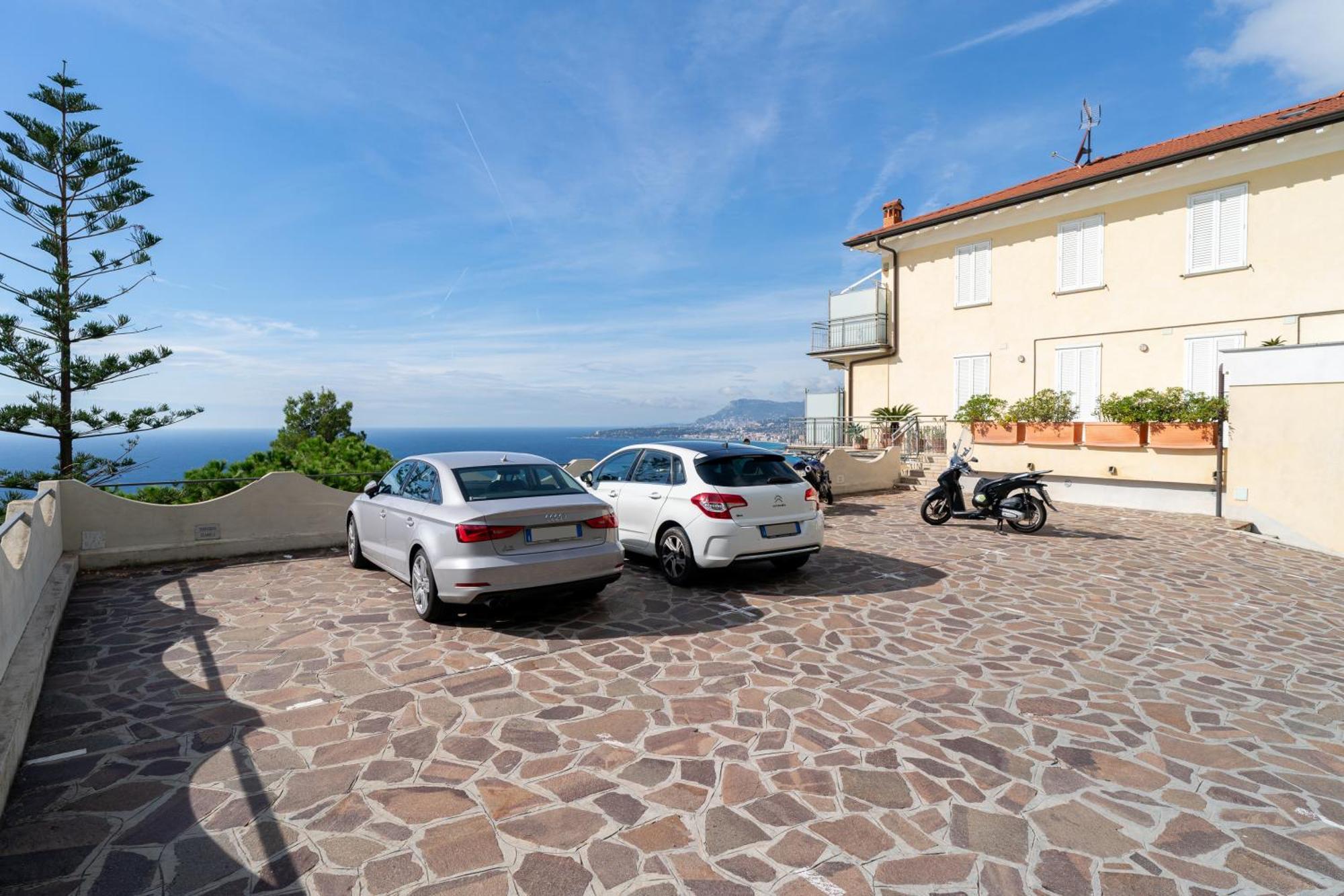 Apartamento Casa Grimaldi - Terrace & Sea View Ventimiglia Exterior foto