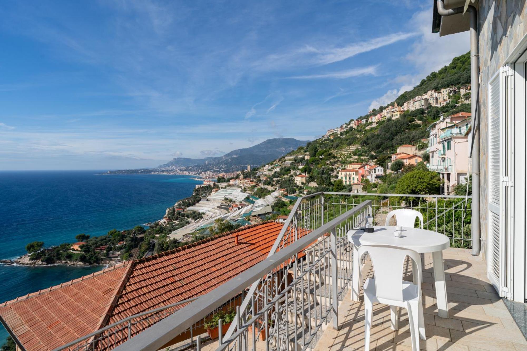 Apartamento Casa Grimaldi - Terrace & Sea View Ventimiglia Exterior foto