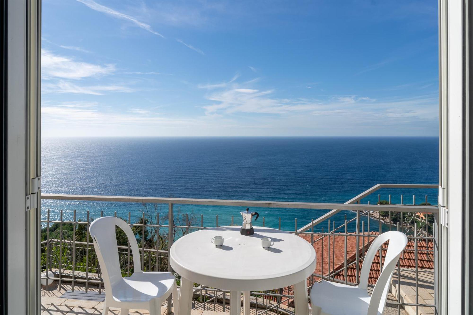 Apartamento Casa Grimaldi - Terrace & Sea View Ventimiglia Exterior foto