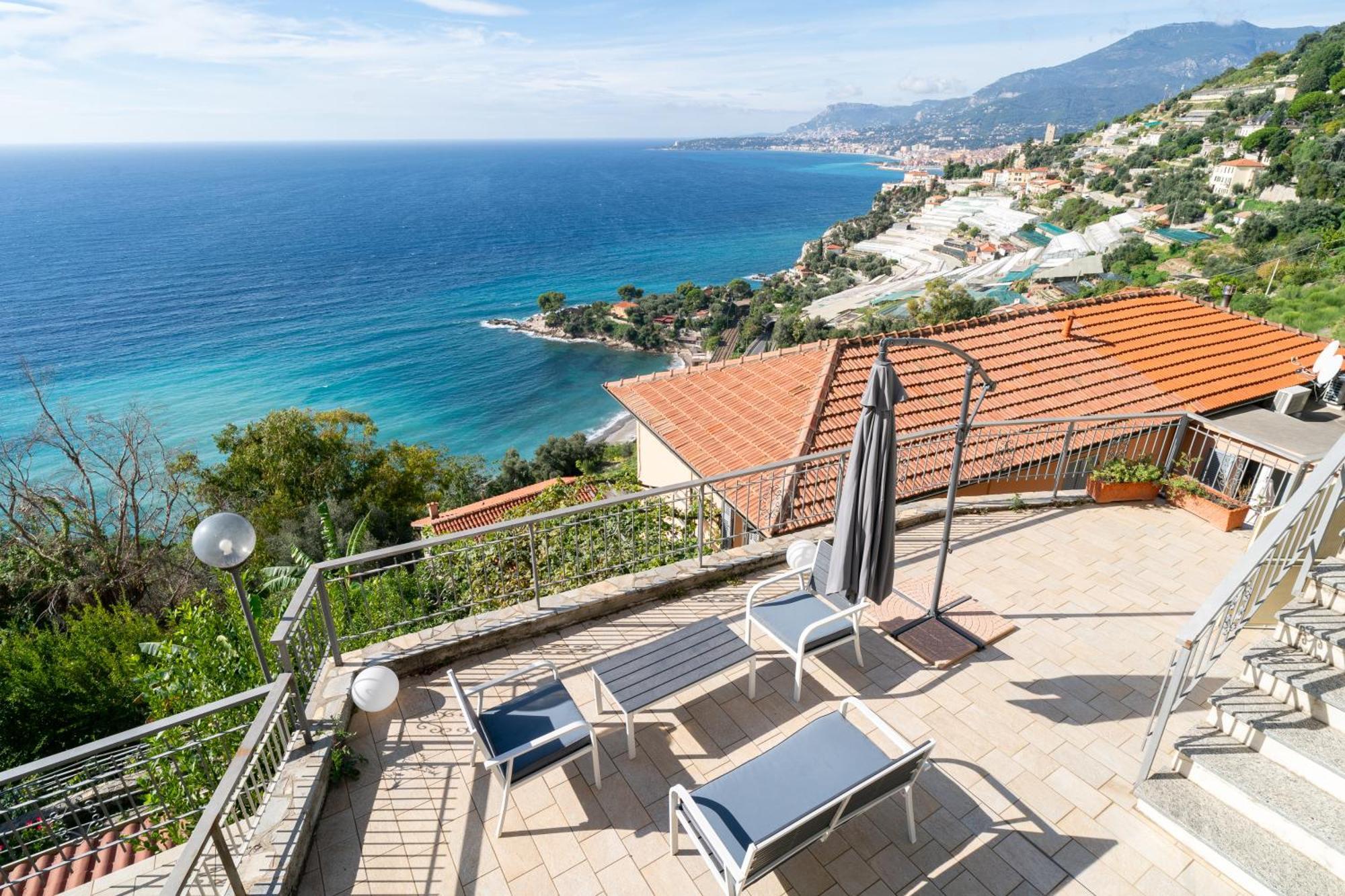 Apartamento Casa Grimaldi - Terrace & Sea View Ventimiglia Exterior foto